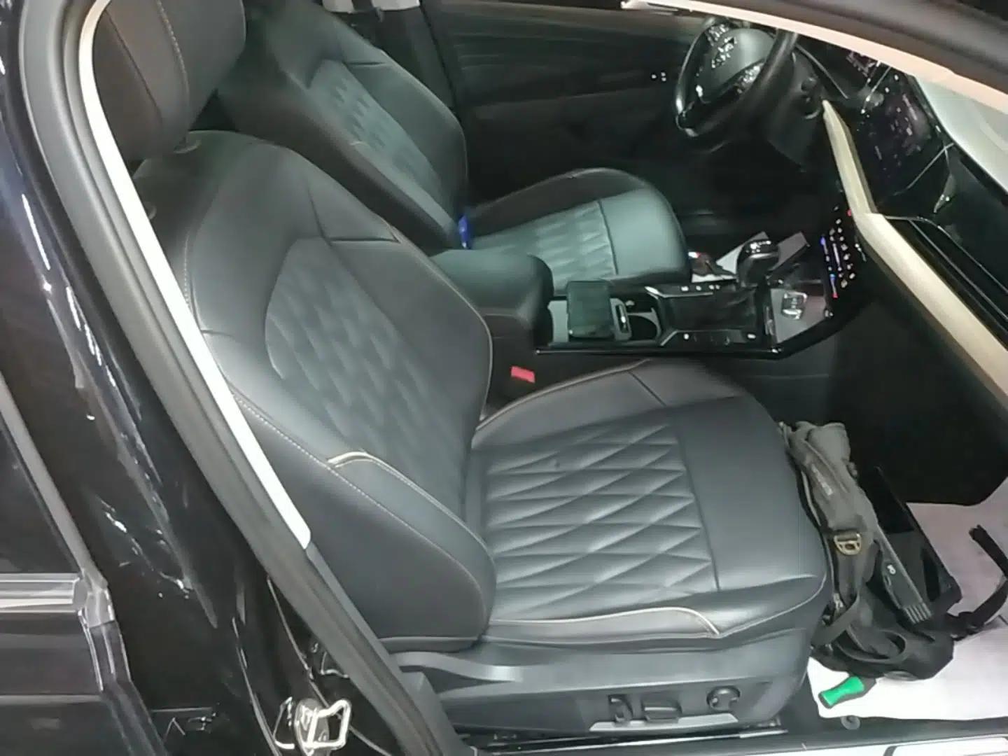 Volkswagen Passat 2020 330TSI Luxury Edition China VI — миниатюра 19