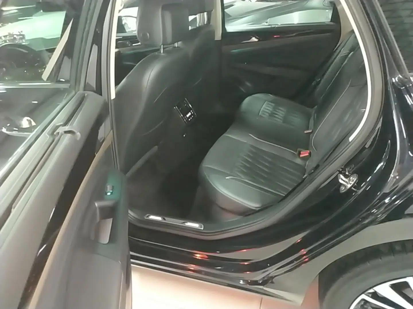 Volkswagen Passat 2020 330TSI Luxury Edition China VI — миниатюра 20