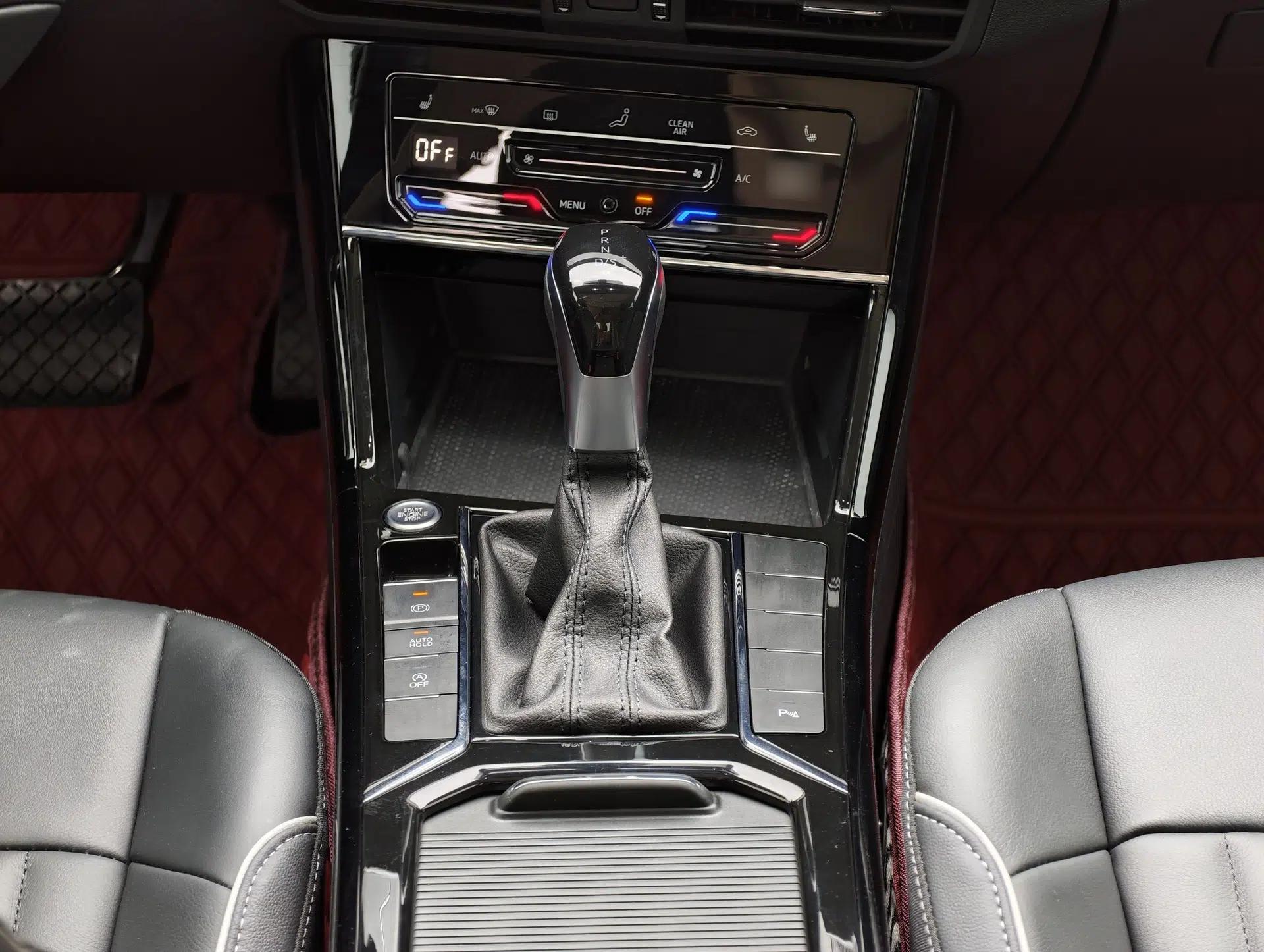 Volkswagen Passat 2023 Revised 330TSI Elite Edition — миниатюра 22