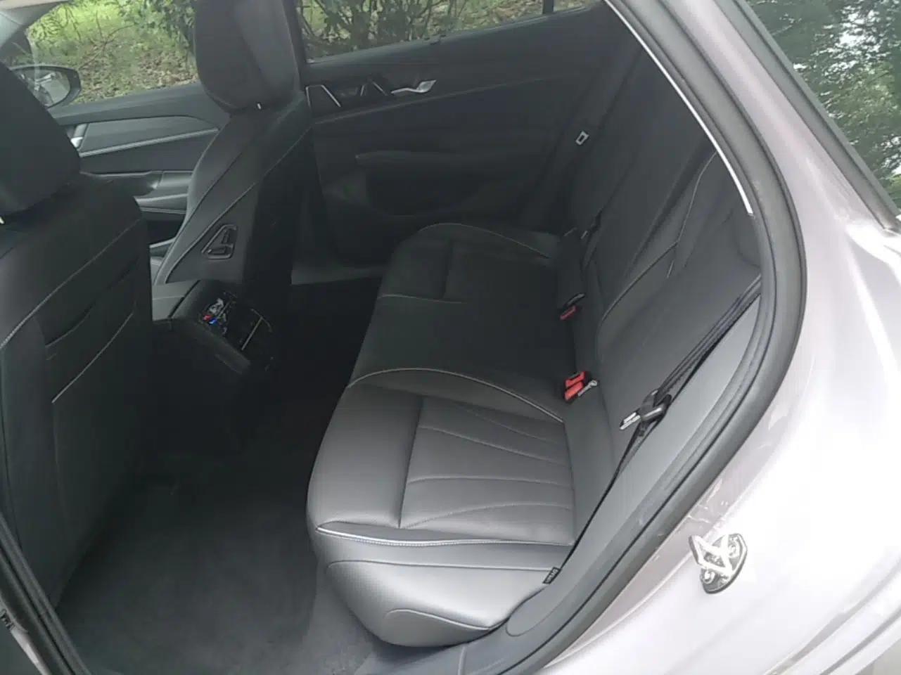 Volkswagen Passat 2025 Pro 380TSI Dragon Supreme Edition — миниатюра 25