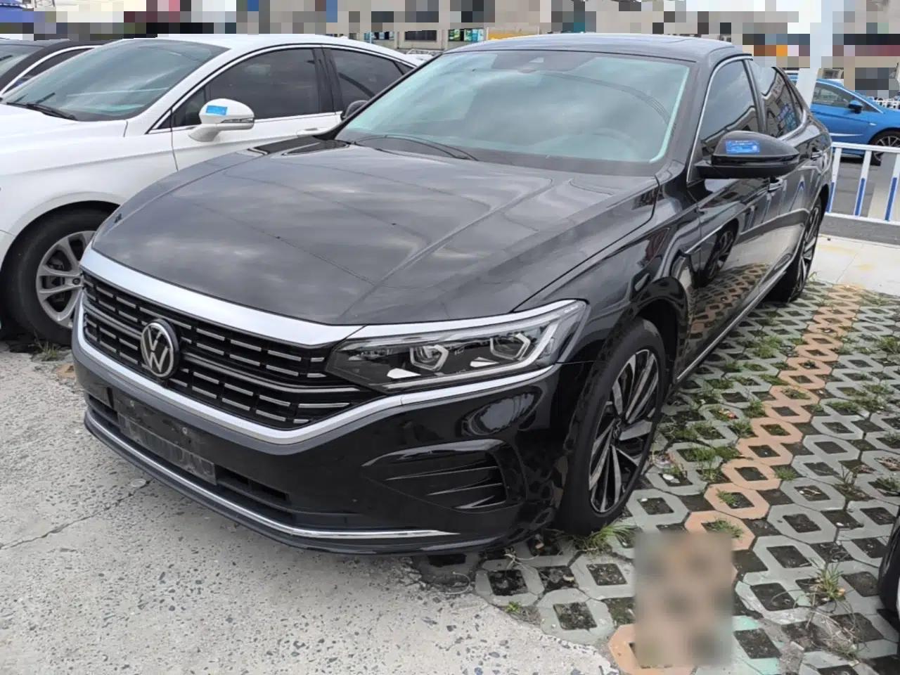 Volkswagen Passat 2025 Outstanding Model 380TSI Dragon Glory Edition — миниатюра 1