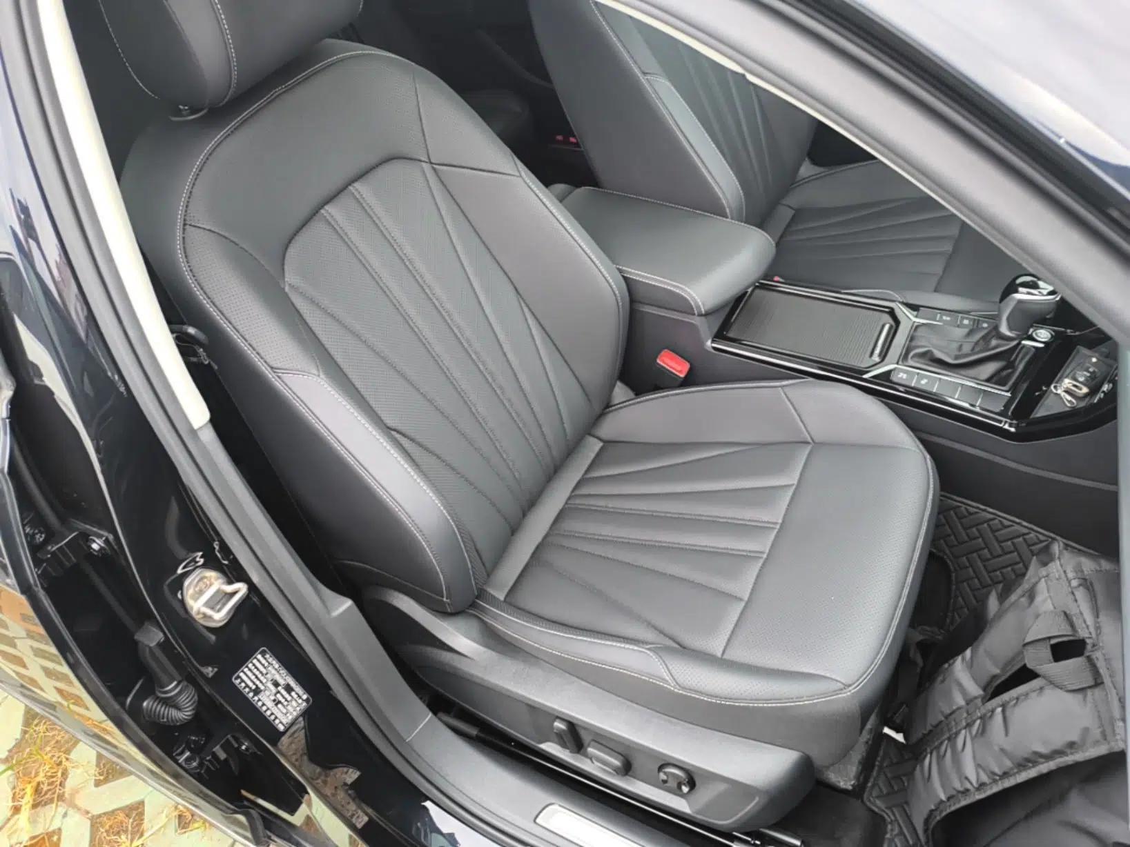 Volkswagen Passat 2025 Outstanding Model 380TSI Dragon Glory Edition — миниатюра 19