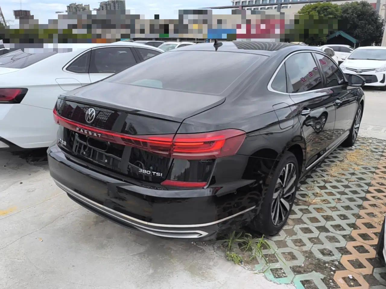 Volkswagen Passat 2025 Outstanding Model 380TSI Dragon Glory Edition — миниатюра 6