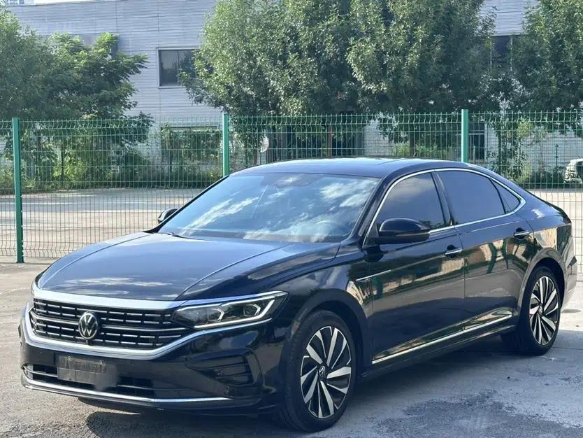 Volkswagen Passat 2024 380TSI Luxury Edition — миниатюра 1