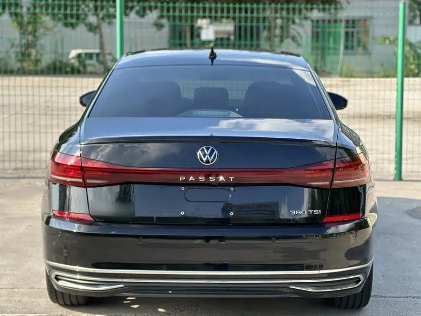 Volkswagen Passat 2024 380TSI Luxury Edition — миниатюра 15