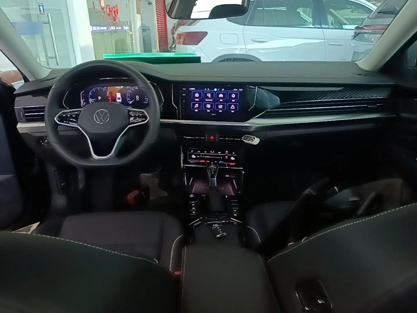 Volkswagen Passat 2024 380TSI Luxury Edition — миниатюра 17
