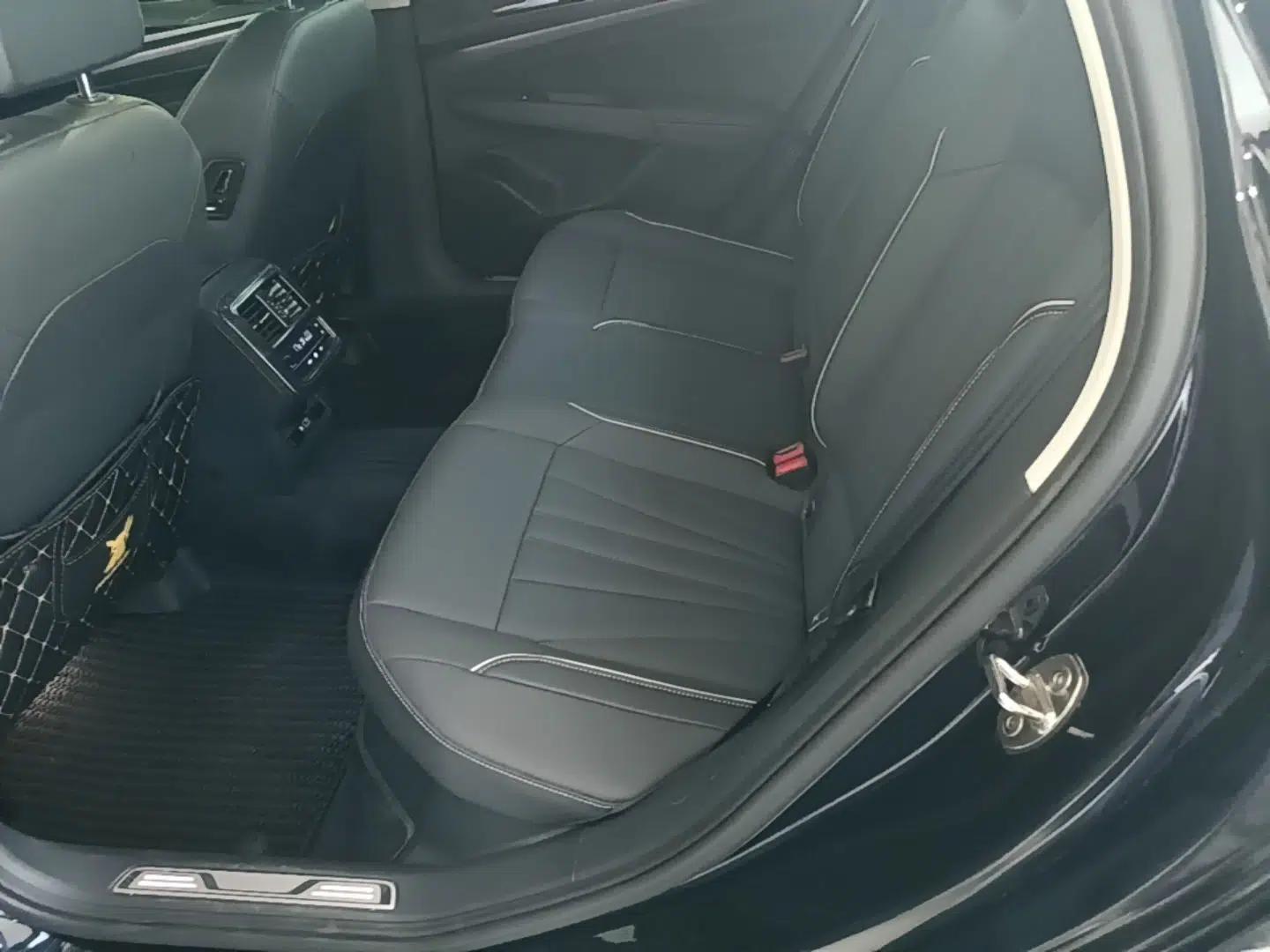 Volkswagen Passat 2024 380TSI Luxury Edition — миниатюра 25