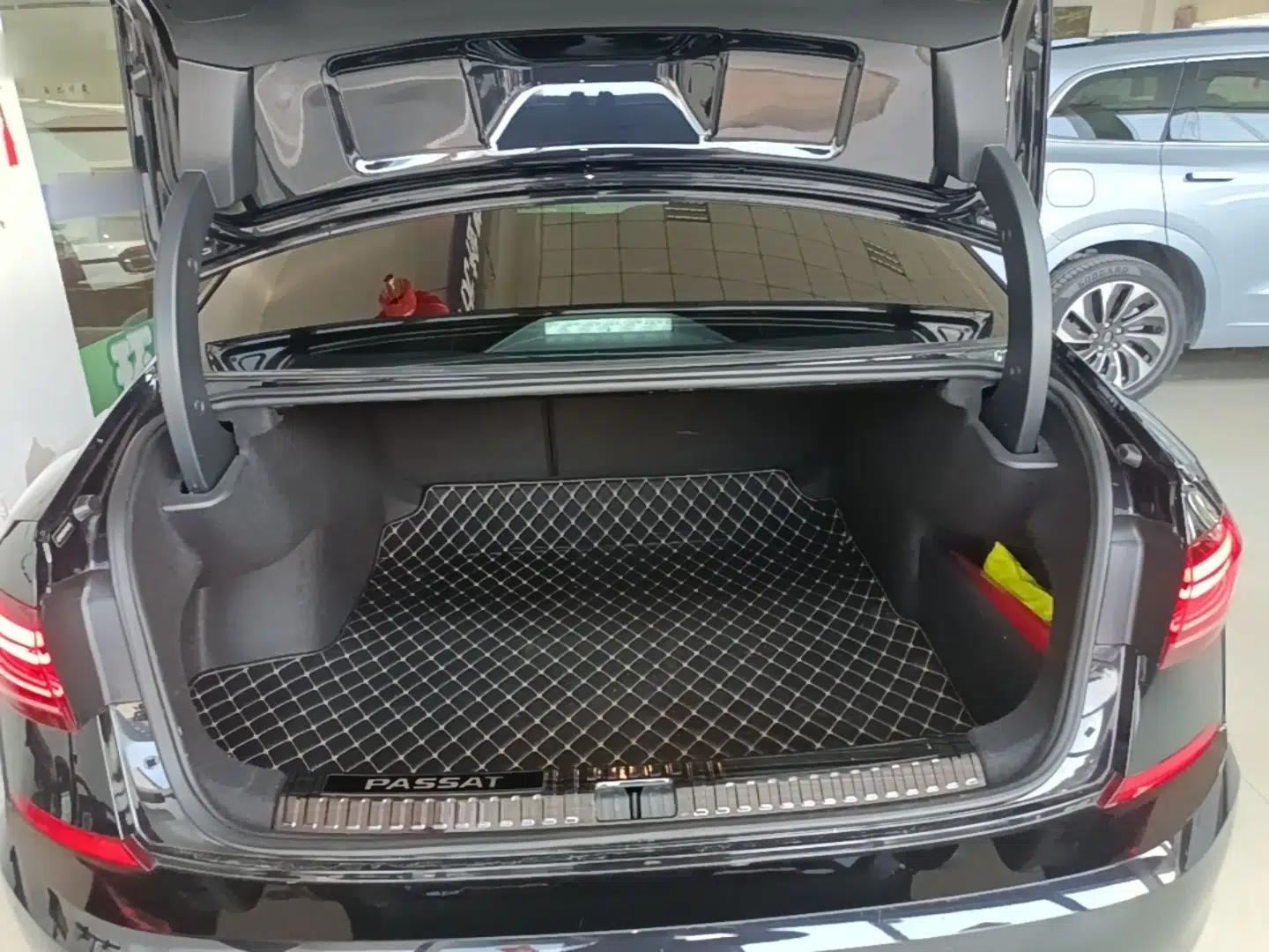 Volkswagen Passat 2024 380TSI Luxury Edition — миниатюра 27