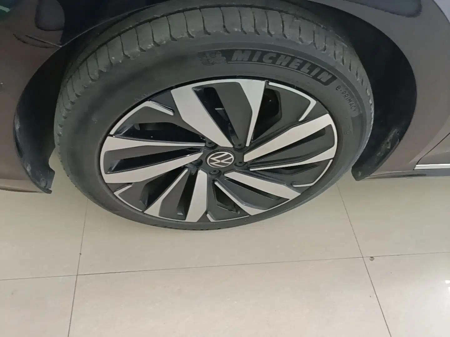 Volkswagen Passat 2024 380TSI Luxury Edition — миниатюра 10