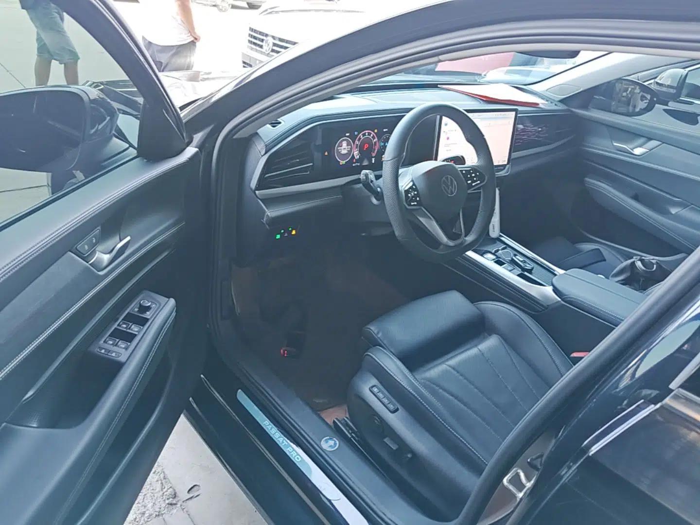 Volkswagen Passat 2025 Pro 380TSI Dragon Glory Edition — миниатюра 18