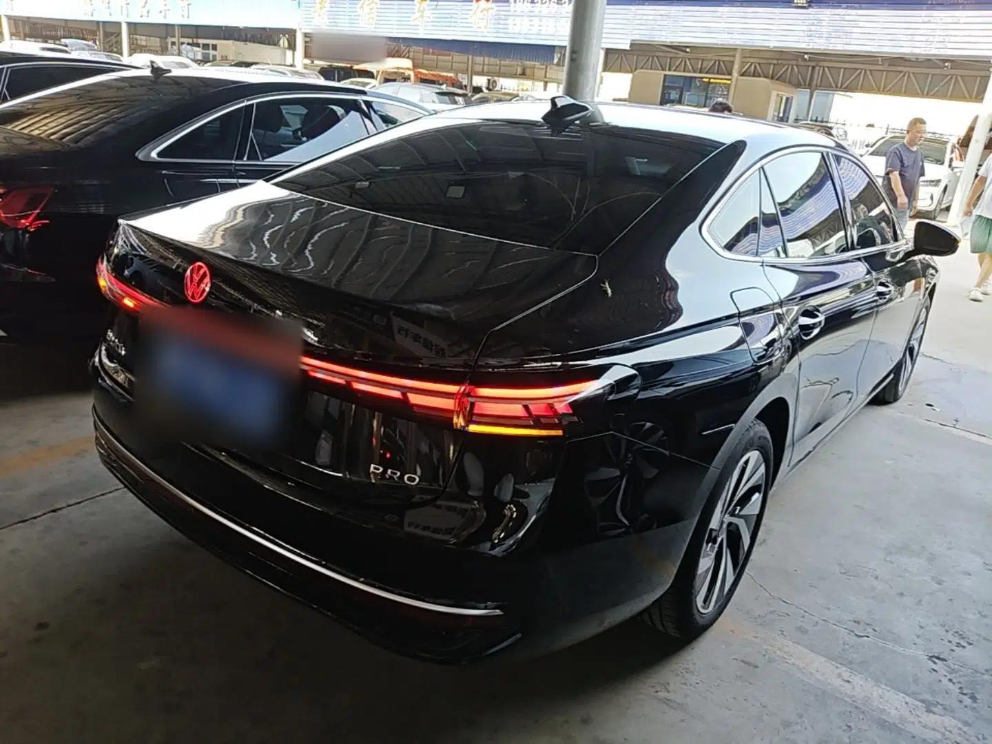 Volkswagen Passat 2025 Pro 380TSI Dragon Glory Edition — миниатюра 6