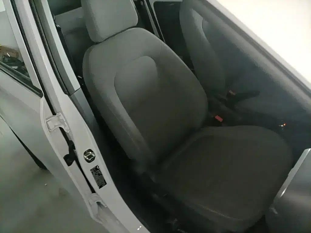 Wuling Hongguang New Energy 2024 Pure Electric Version 300KM Standard Edition — миниатюра 25