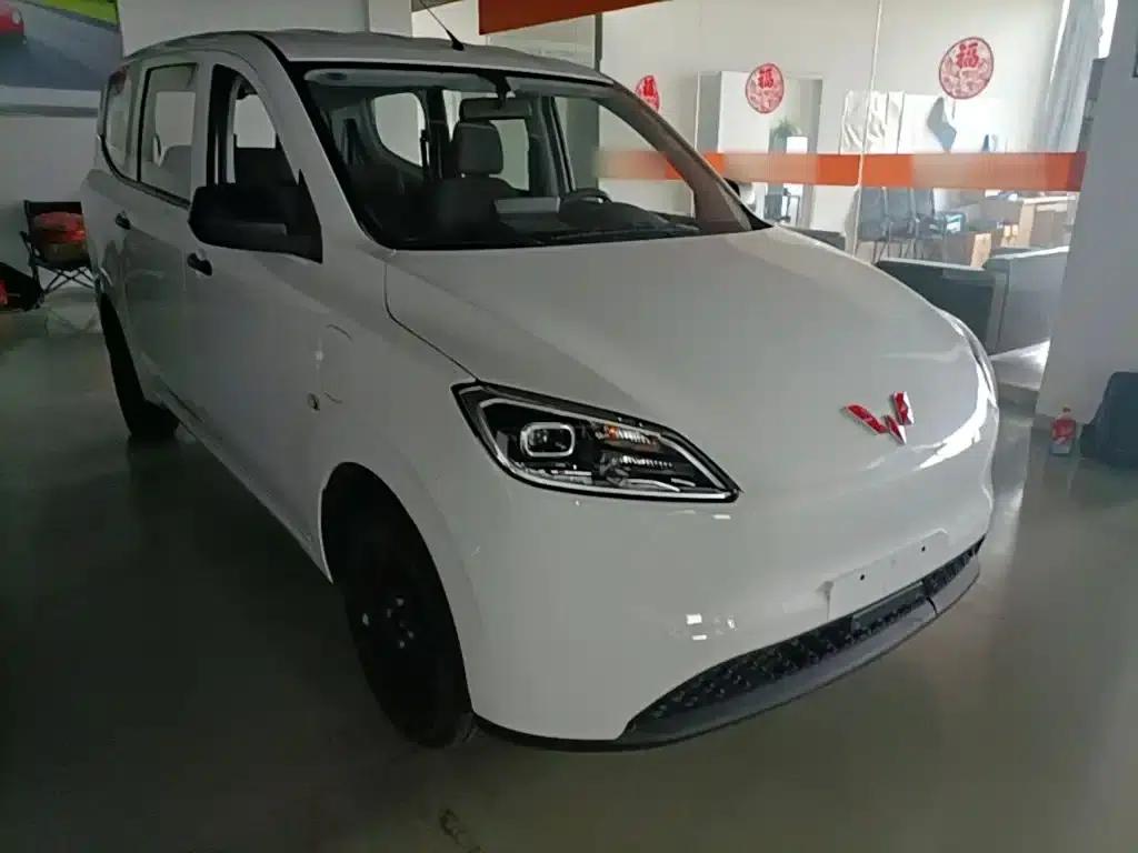 Wuling Hongguang New Energy 2024 Pure Electric Version 300KM Standard Edition — миниатюра 4