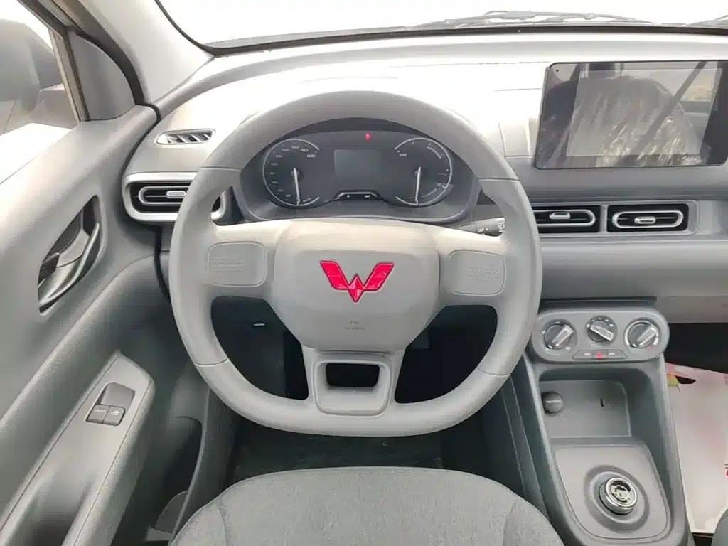 Wuling Hongguang New Energy 2024 Pure Electric Version 300KM Standard Edition — миниатюра 11