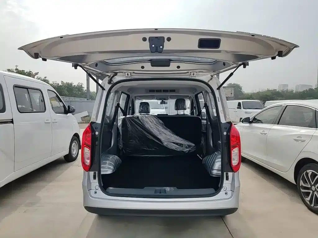 Wuling Hongguang New Energy 2024 Pure Electric Version 300KM Standard Edition — миниатюра 19
