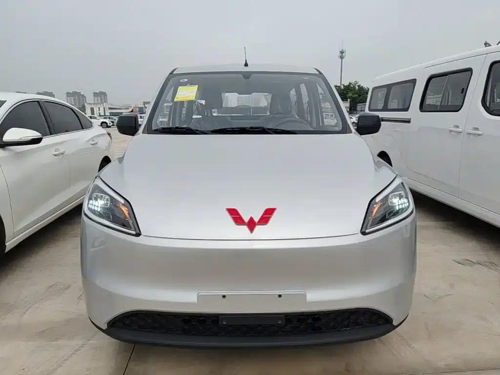 Wuling Hongguang New Energy 2024 Pure Electric Version 300KM Standard Edition — миниатюра 3