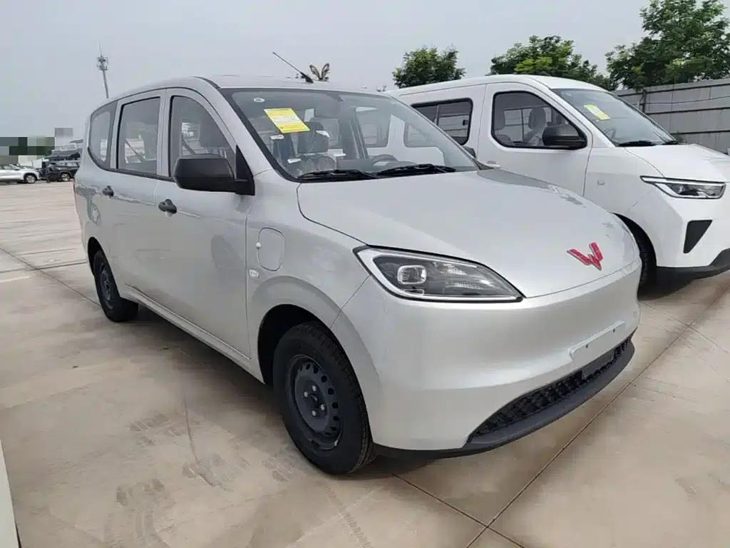 Wuling Hongguang New Energy 2024 Pure Electric Version 300KM Standard Edition — миниатюра 4