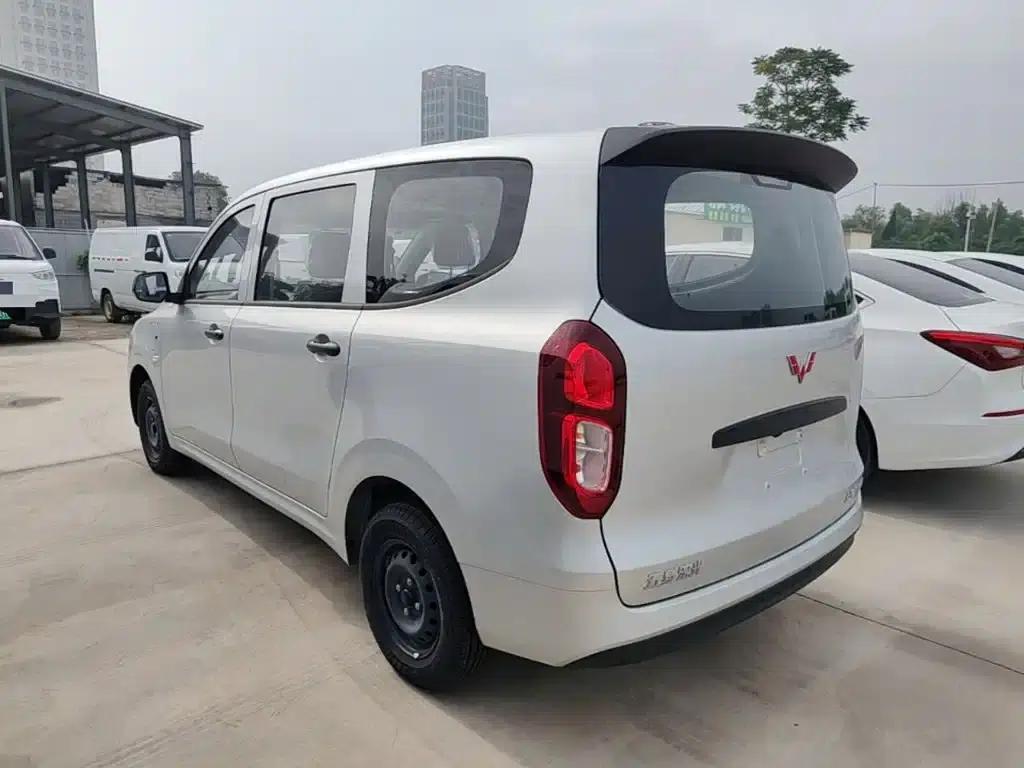 Wuling Hongguang New Energy 2024 Pure Electric Version 300KM Standard Edition — миниатюра 5