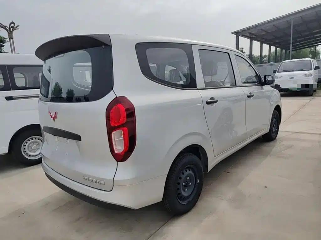 Wuling Hongguang New Energy 2024 Pure Electric Version 300KM Standard Edition — миниатюра 7