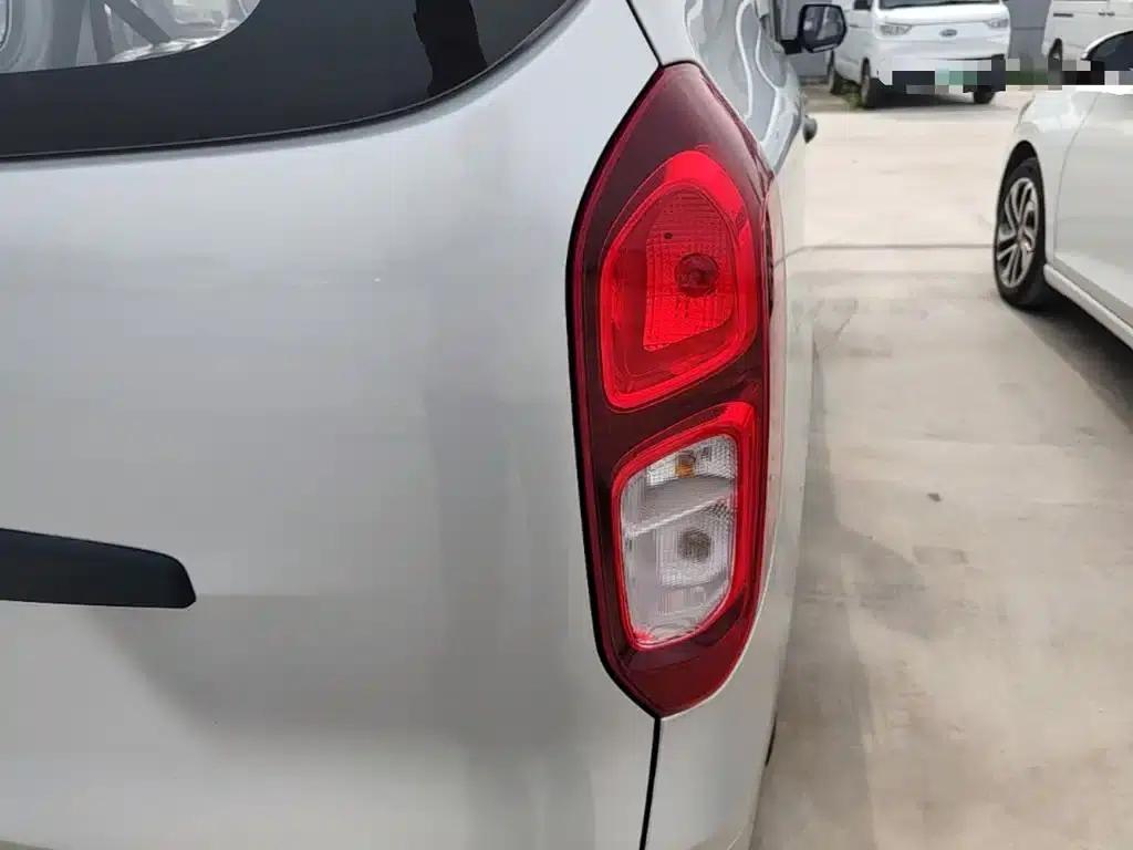 Wuling Hongguang New Energy 2024 Pure Electric Version 300KM Standard Edition — миниатюра 8
