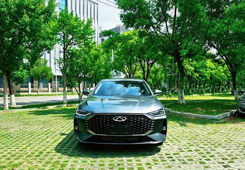 Chery Arrizo 8 PRO 2025 1.6T DCT Luxury Edition — миниатюра 2