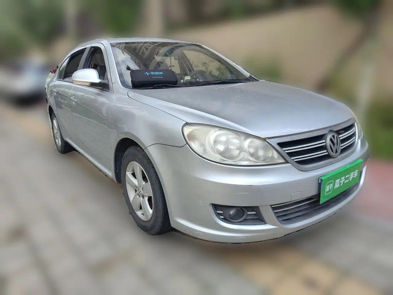 Volkswagen Lavida 2011 1.6L Manual Joy Version — миниатюра 3