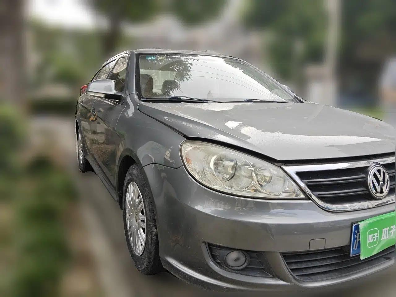 Volkswagen Lavida 2011 1.6L Manual Joy Version — миниатюра 3