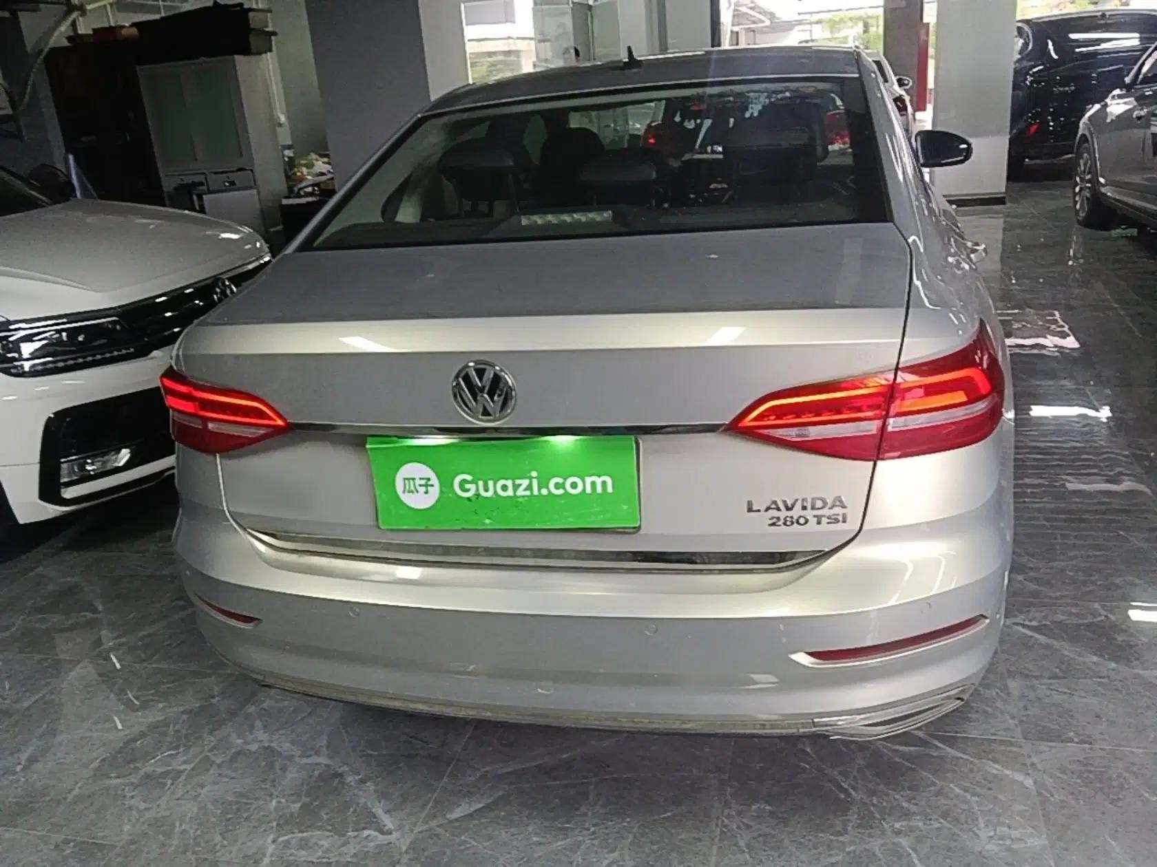 Volkswagen Lavida 2018 280TSI DSG Comfort Edition China V Standard — миниатюра 5