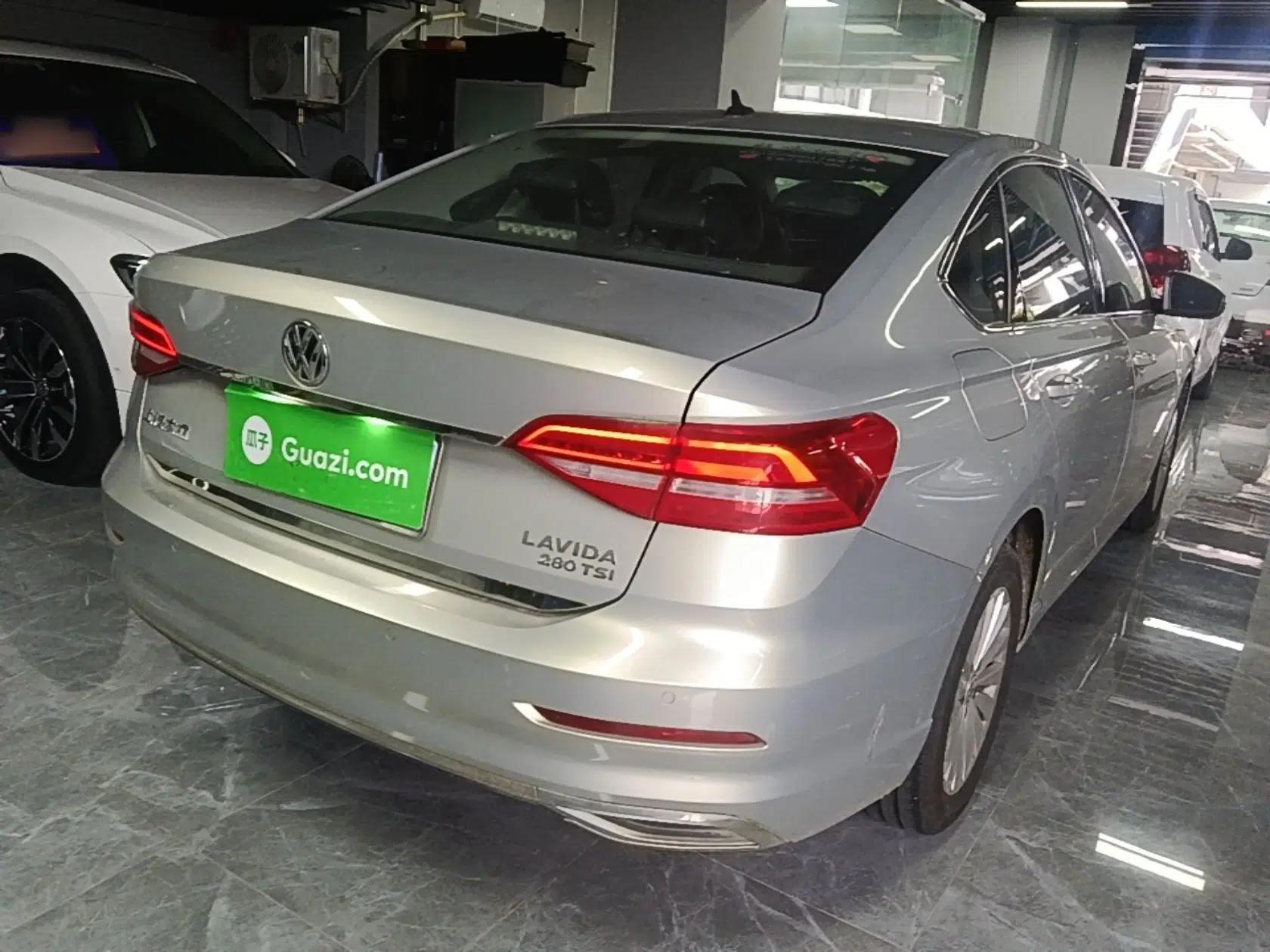 Volkswagen Lavida 2018 280TSI DSG Comfort Edition China V Standard — миниатюра 6