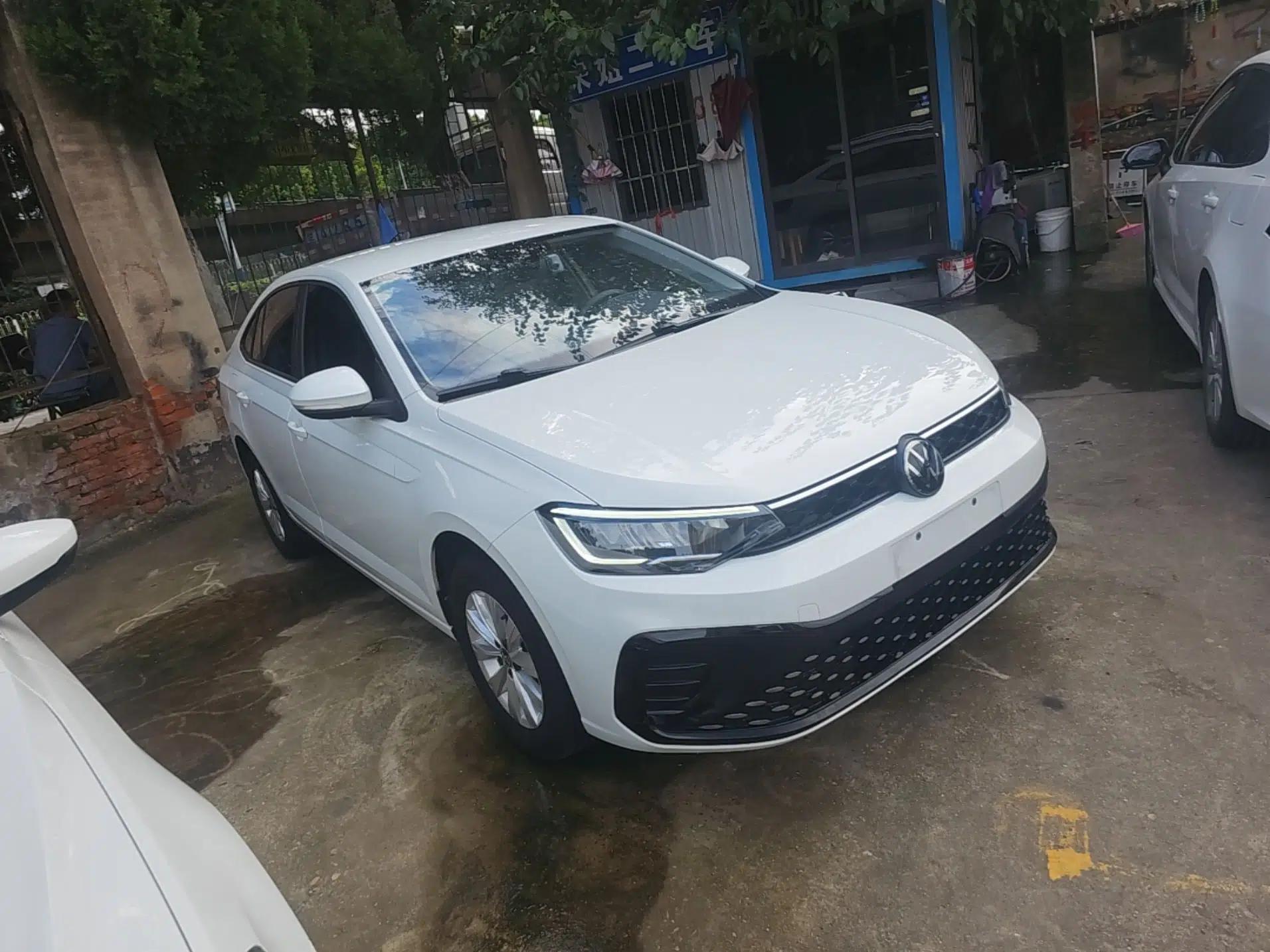 Volkswagen Lavida 2023 New Rui 1.5L Automatic New Yi Edition — миниатюра 3