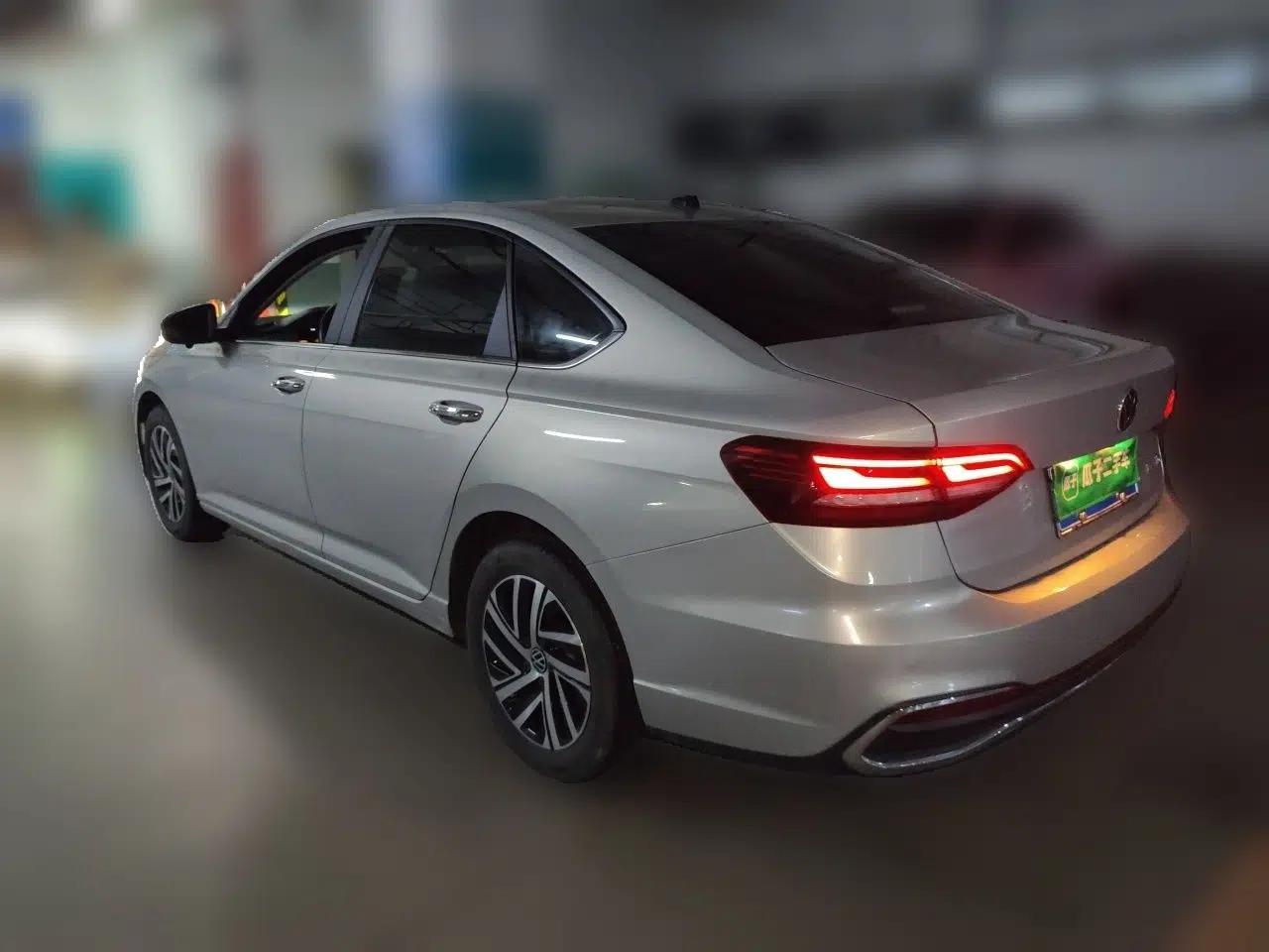 Volkswagen Lavida 2023 1.5L Automatic Full-Comfort Edition — миниатюра 4