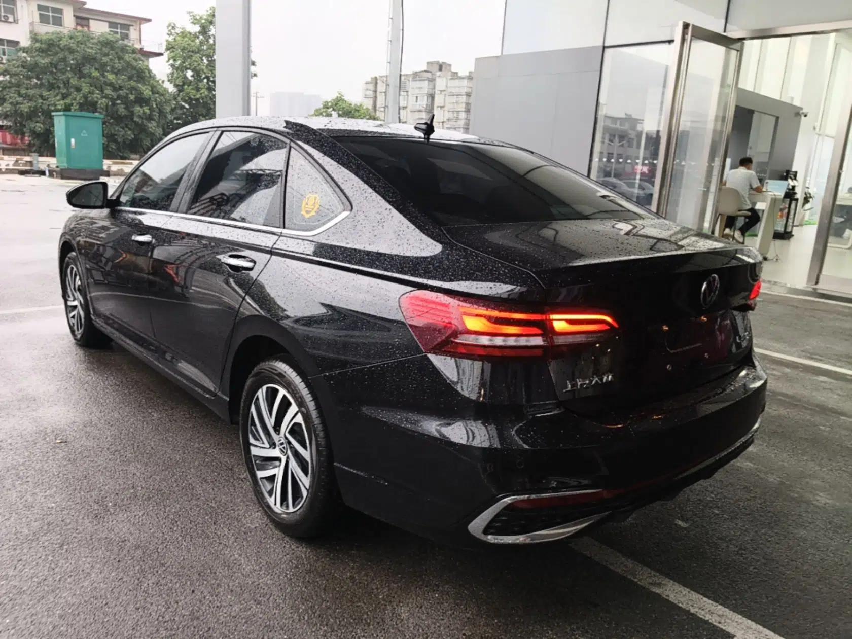 Volkswagen Lavida 2024 1.5L Automatic Starry Sky 5 Million Edition — миниатюра 4