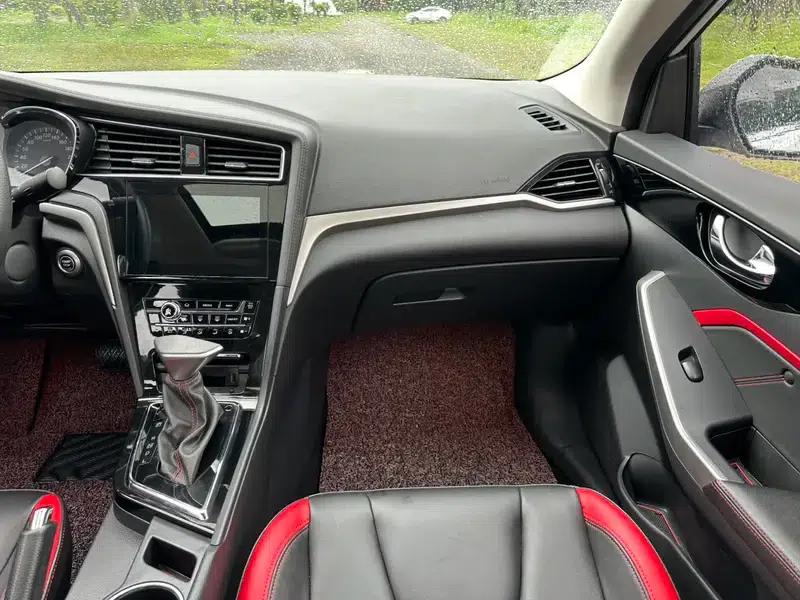 Venucia D60 2018 1.6L CVT Intelligent Elite Edition — миниатюра 11