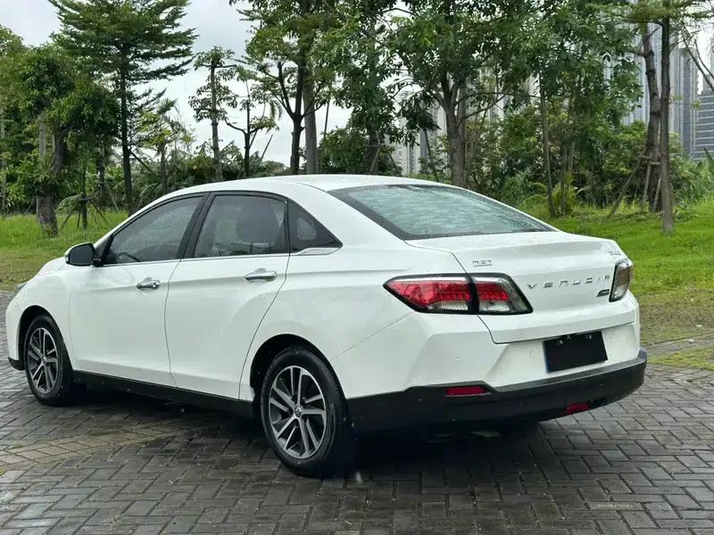 Venucia D60 2018 1.6L CVT Intelligent Elite Edition — миниатюра 5