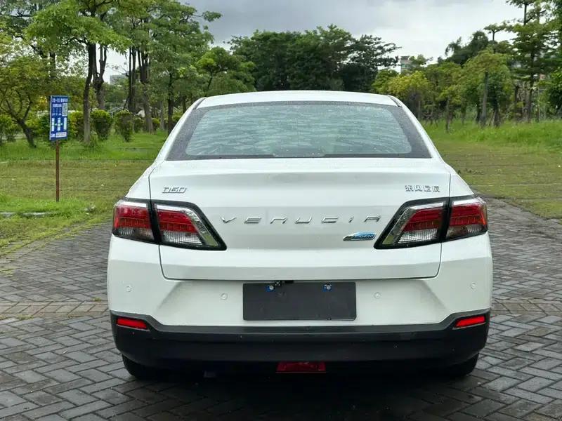 Venucia D60 2018 1.6L CVT Intelligent Elite Edition — миниатюра 6