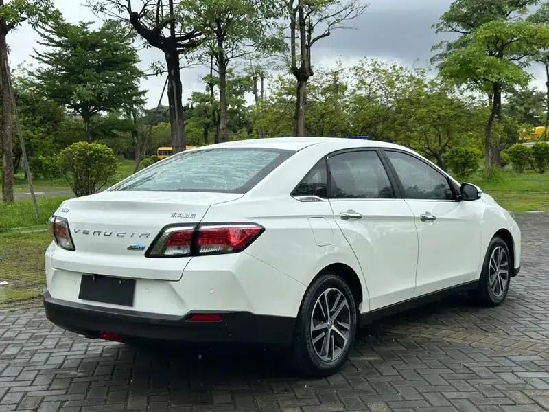 Venucia D60 2018 1.6L CVT Intelligent Elite Edition — миниатюра 7