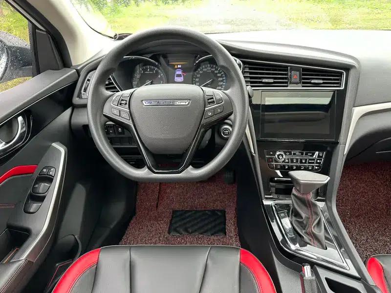 Venucia D60 2018 1.6L CVT Intelligent Elite Edition — миниатюра 10