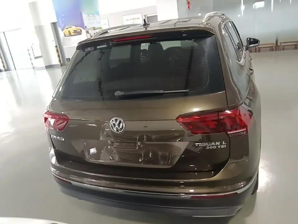Volkswagen Tiguan L 2017 380TSI Automatic All-Wheel-Drive Luxury Edition — миниатюра 5