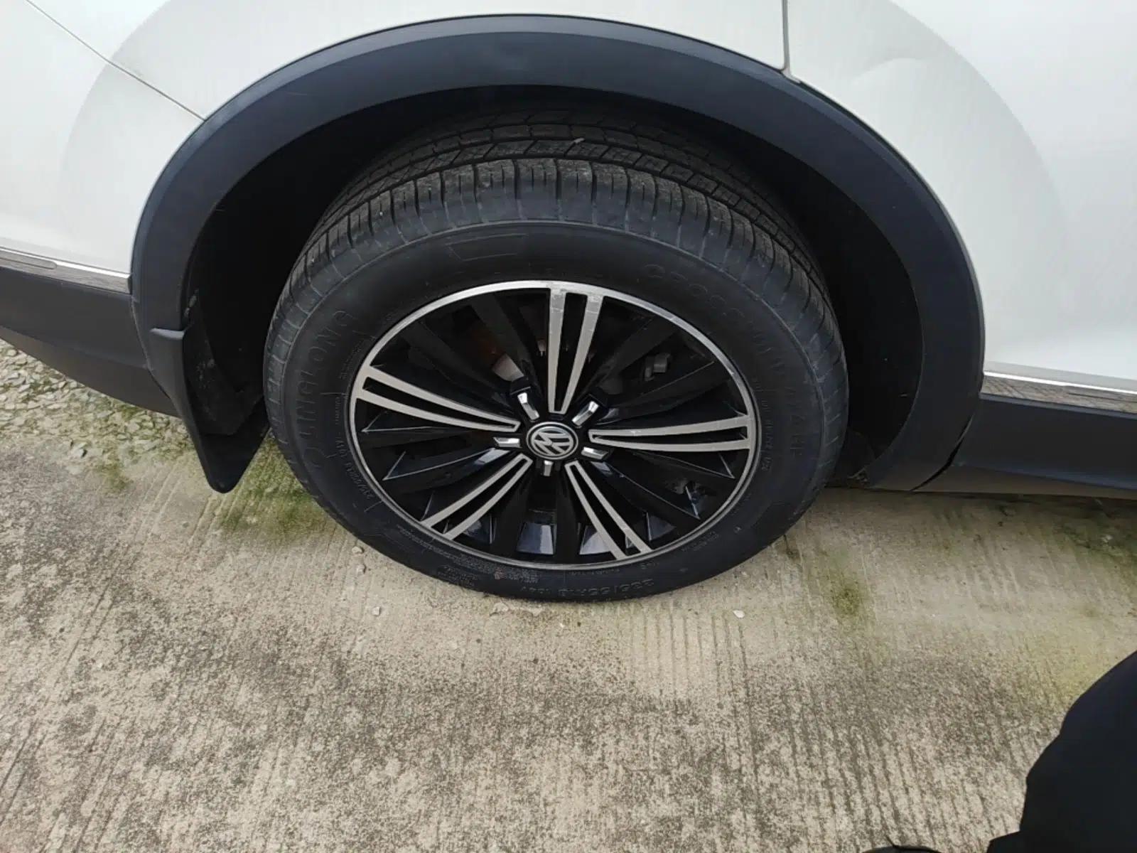 Volkswagen Tiguan L 2020 330TSI Automatic Two-Wheel Drive Panoramic Comfort Edition China VI Standard — миниатюра 11
