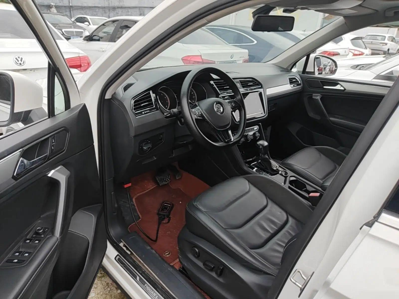 Volkswagen Tiguan L 2020 330TSI Automatic Two-Wheel Drive Panoramic Comfort Edition China VI Standard — миниатюра 17