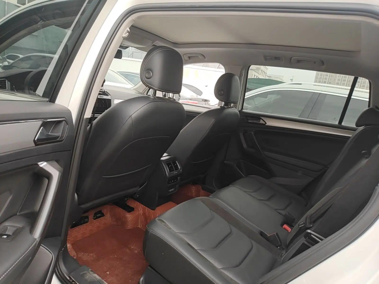 Volkswagen Tiguan L 2020 330TSI Automatic Two-Wheel Drive Panoramic Comfort Edition China VI Standard — миниатюра 20