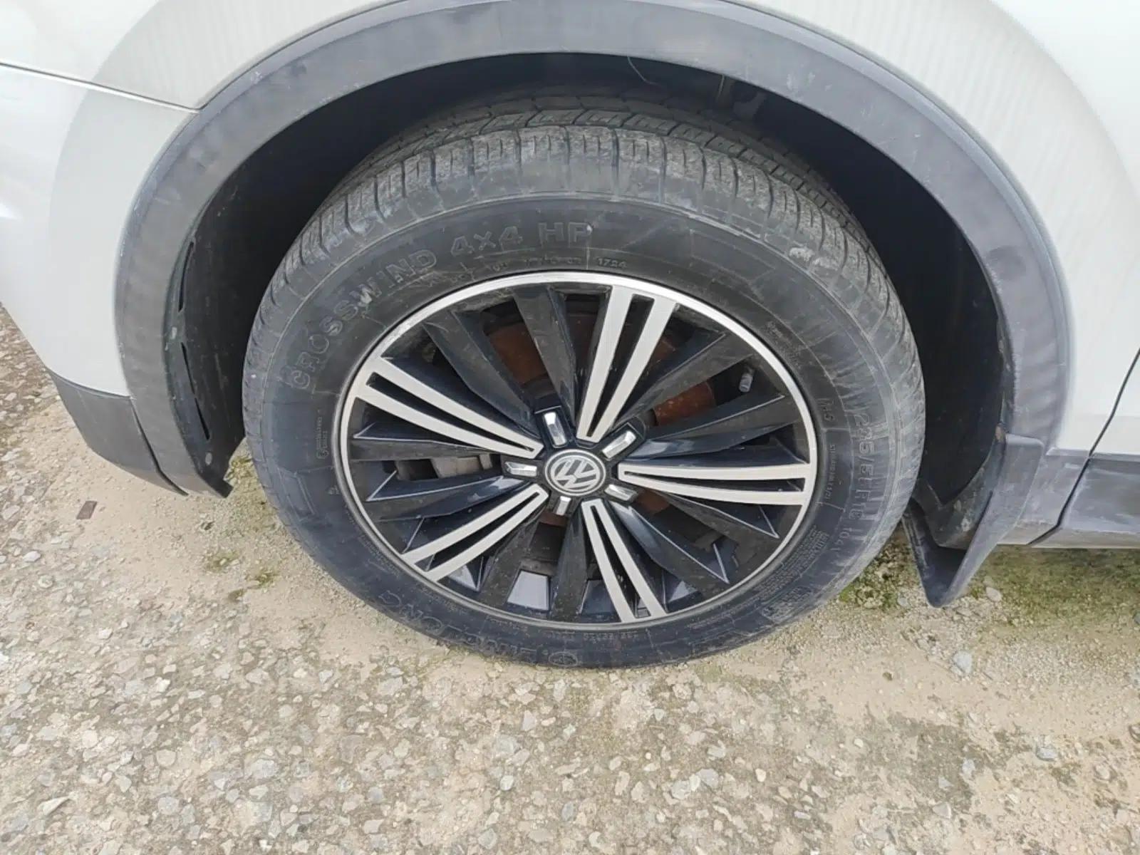 Volkswagen Tiguan L 2020 330TSI Automatic Two-Wheel Drive Panoramic Comfort Edition China VI Standard — миниатюра 10