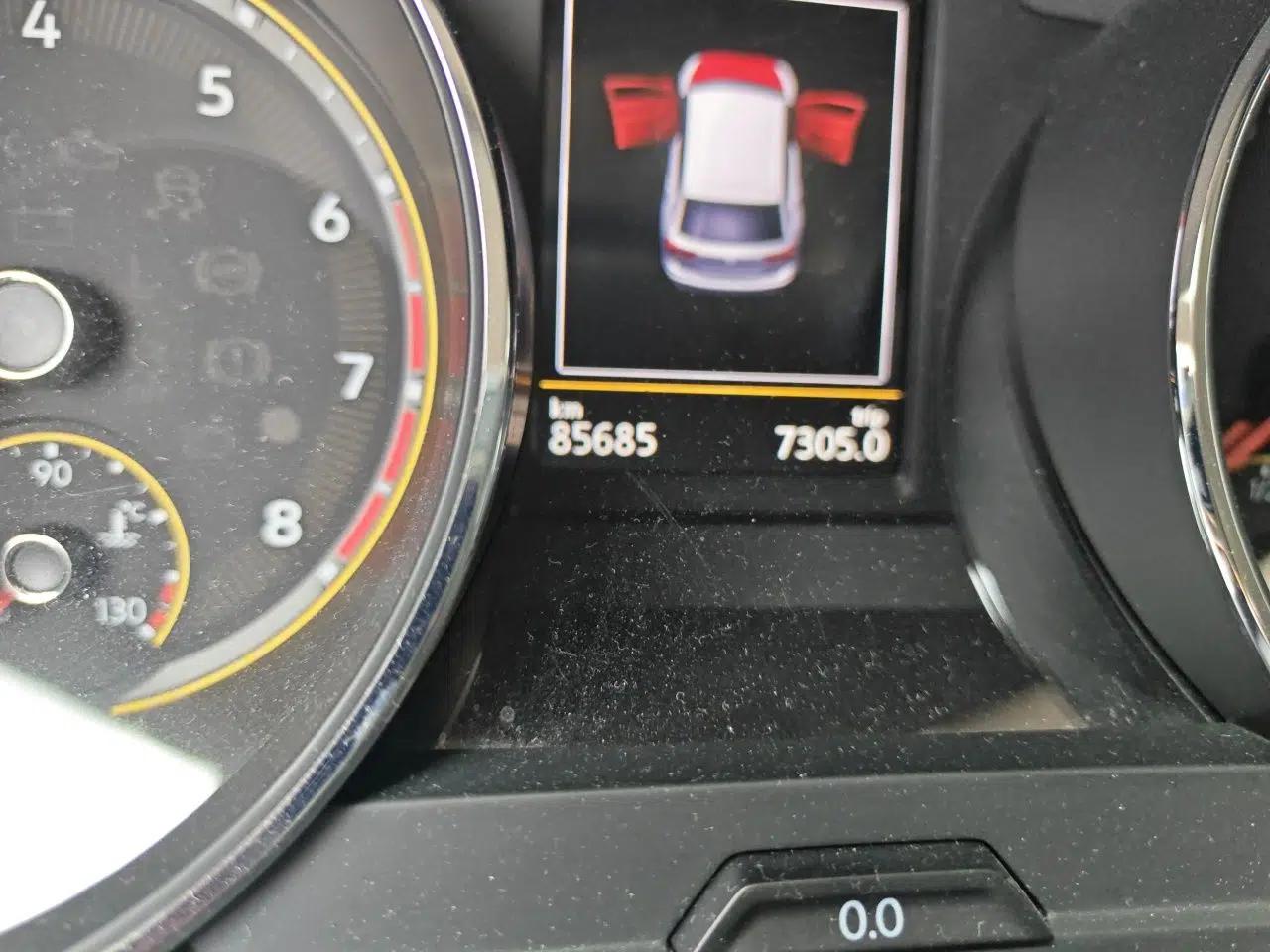 Volkswagen Tiguan L 2021 330TSI Automatic Two-Wheel Drive Smart Edition — миниатюра 12