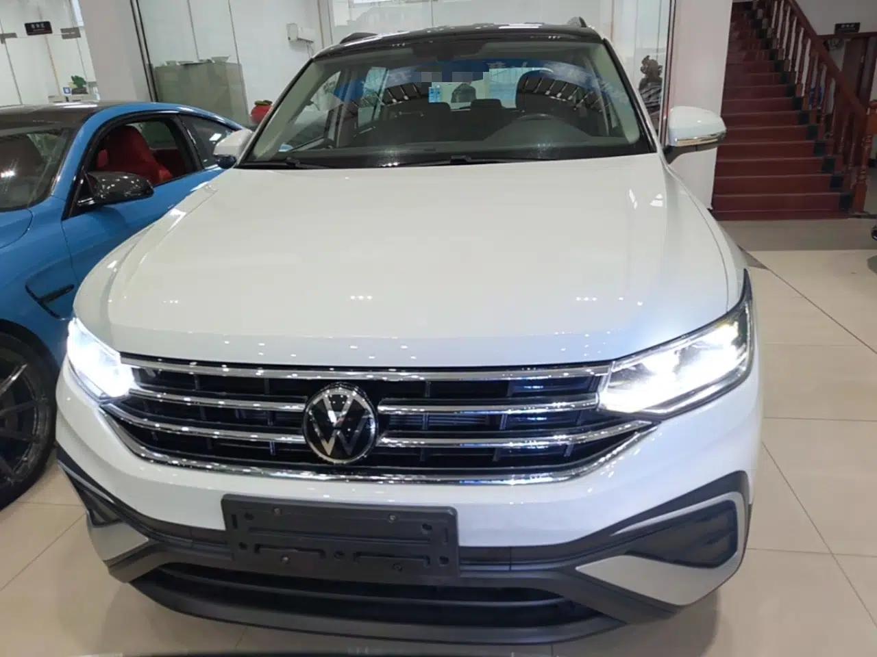 Volkswagen Tiguan L 2023 330TSI Automatic Two-Wheel Drive Comfort Edition — миниатюра 2