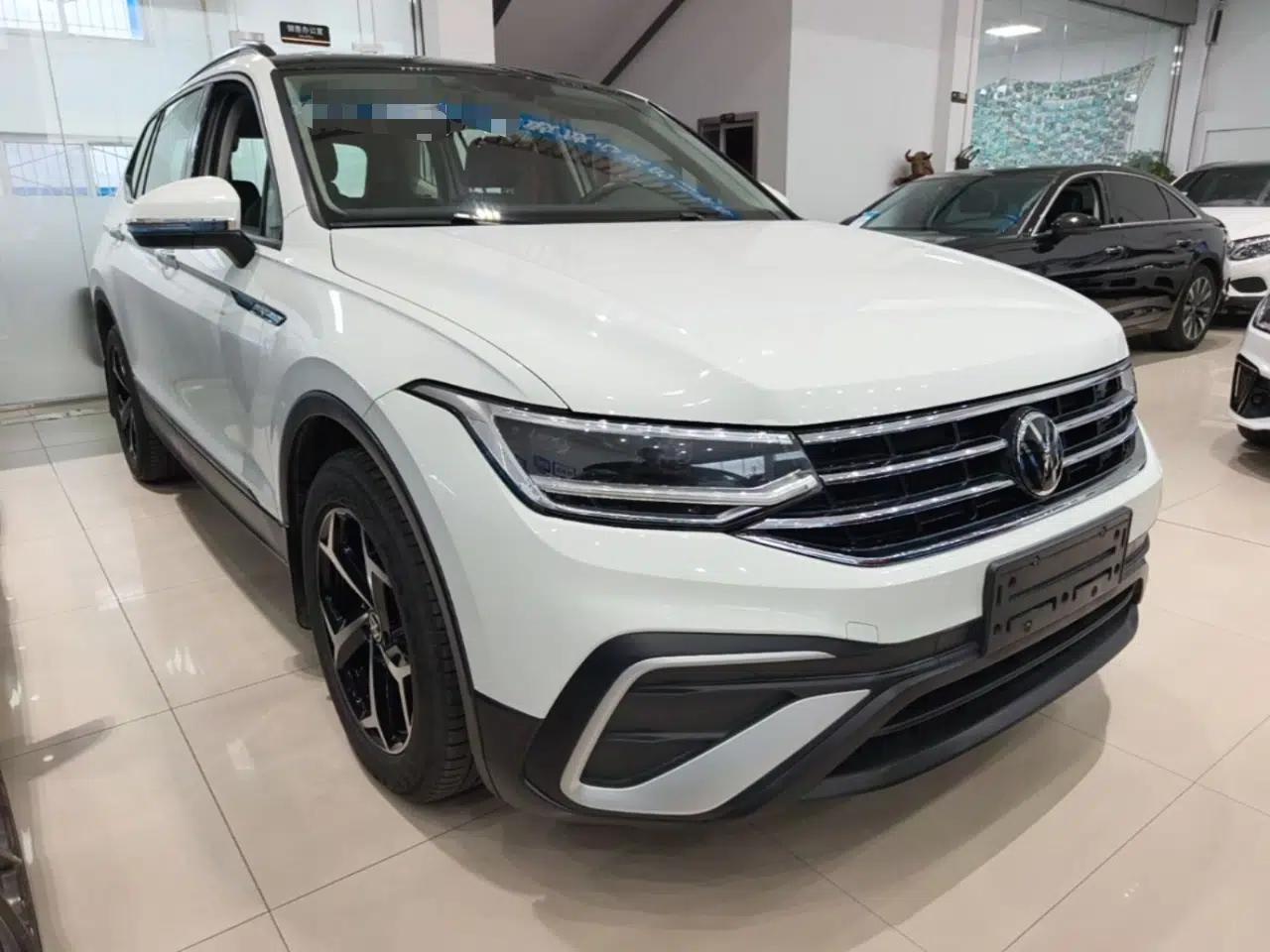 Volkswagen Tiguan L 2023 330TSI Automatic Two-Wheel Drive Comfort Edition — миниатюра 3