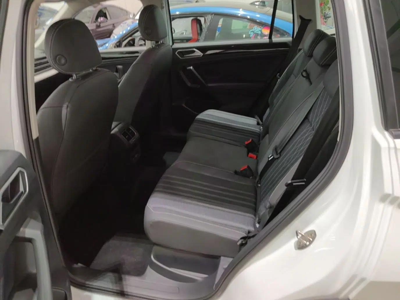 Volkswagen Tiguan L 2023 330TSI Automatic Two-Wheel Drive Comfort Edition — миниатюра 25