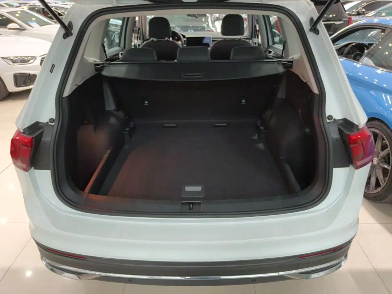 Volkswagen Tiguan L 2023 330TSI Automatic Two-Wheel Drive Comfort Edition — миниатюра 27