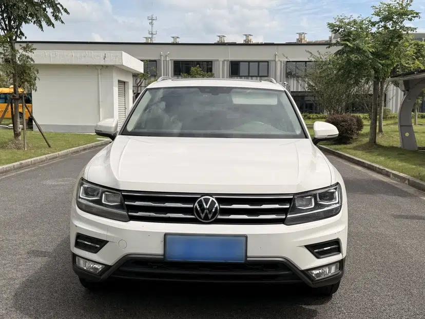 Volkswagen Tiguan L 2021 330TSI Automatic Two-Wheel Drive Smart Edition — миниатюра 2