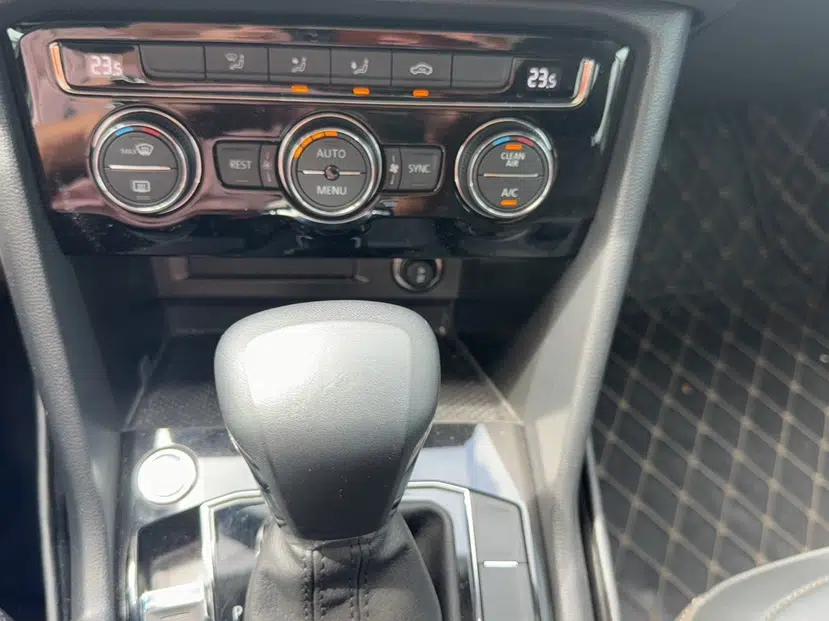 Volkswagen Tiguan L 2021 330TSI Automatic Two-Wheel Drive Smart Edition — миниатюра 17