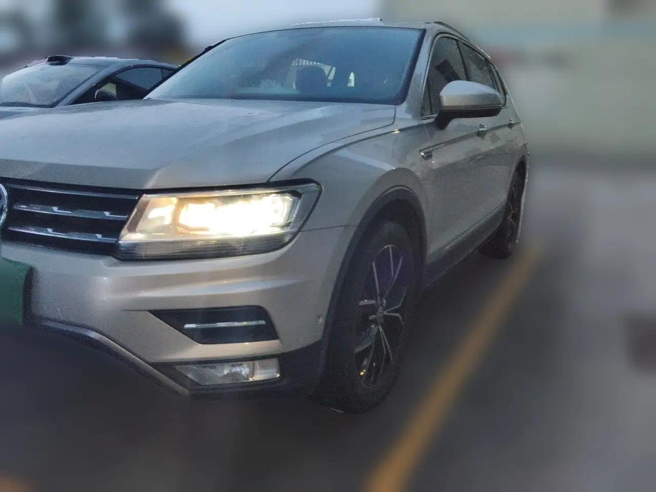 Volkswagen Tiguan L 2019 Revised 330TSI Automatic Two-Wheel Drive Smart & Luxury Edition China VI Standard — миниатюра 1